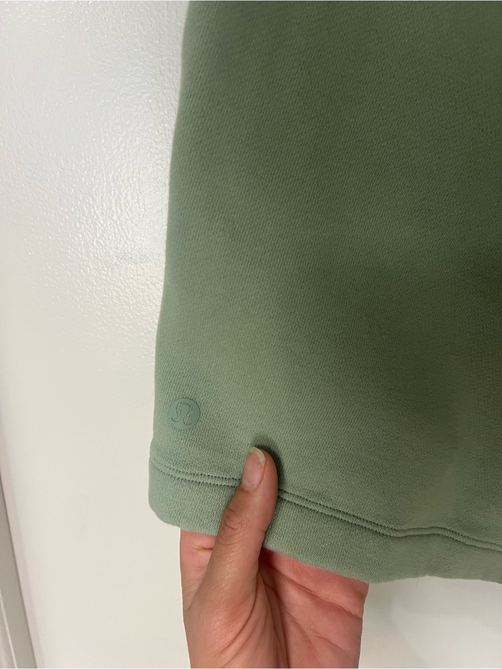 Lululemon Women's Sage Green Drawstring Lounge Shorts Athletic Activewear - Picture 7 of 7